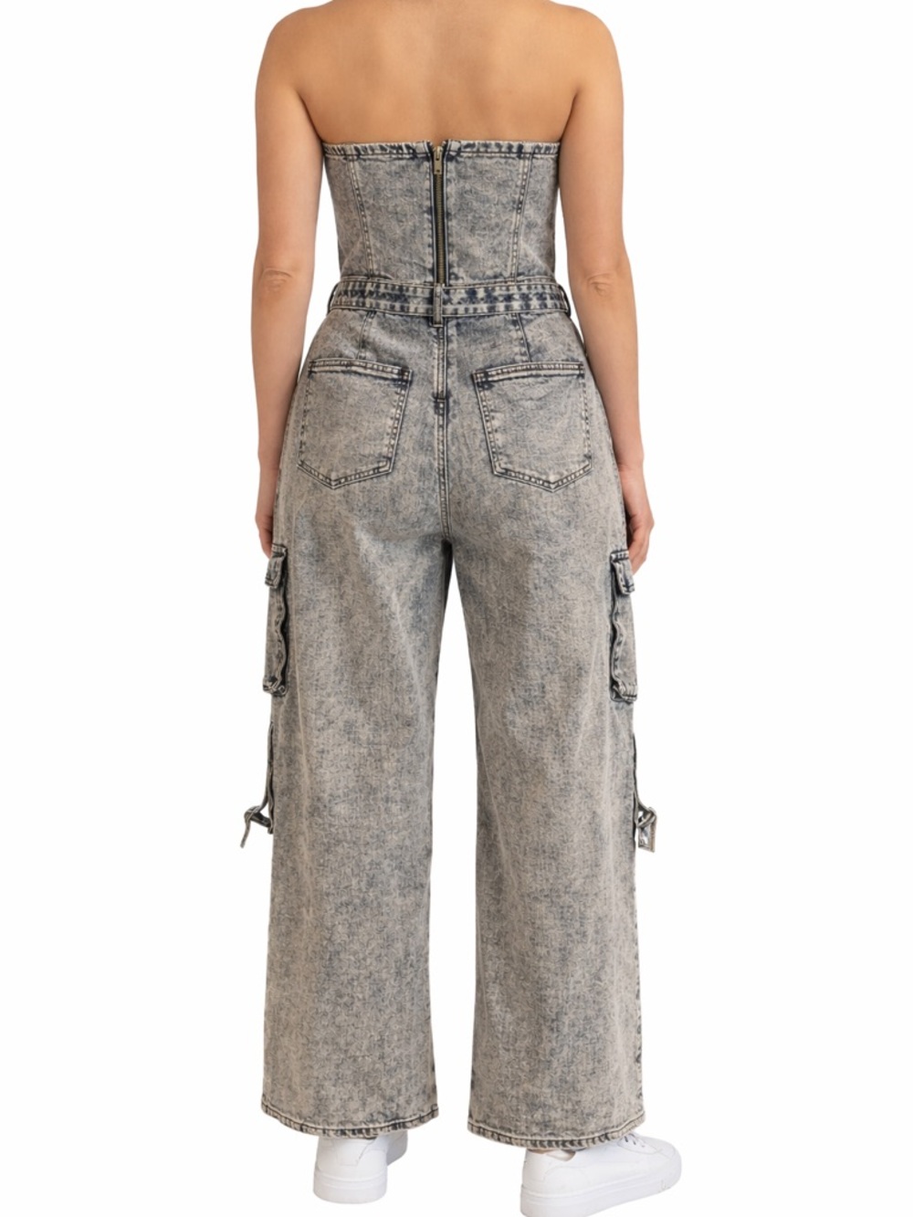 NWT 14/12 Strapless Denim Jumpsuit XL Acid Wash Wide Leg Cargo Pockets Chic - Picture 3 of 9